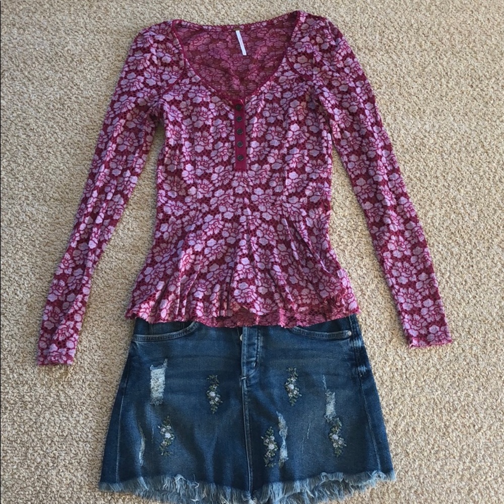 🤍 Free People - pink long sleeve shirt with roses